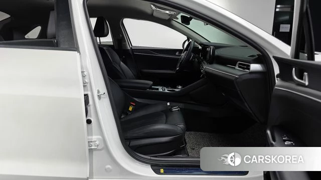 Kia K5 3rd generation 2021 Белый из Кореи, фото 2