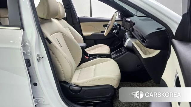 Hyundai Kona (SX2) 2024 Белый из Кореи, фото 2