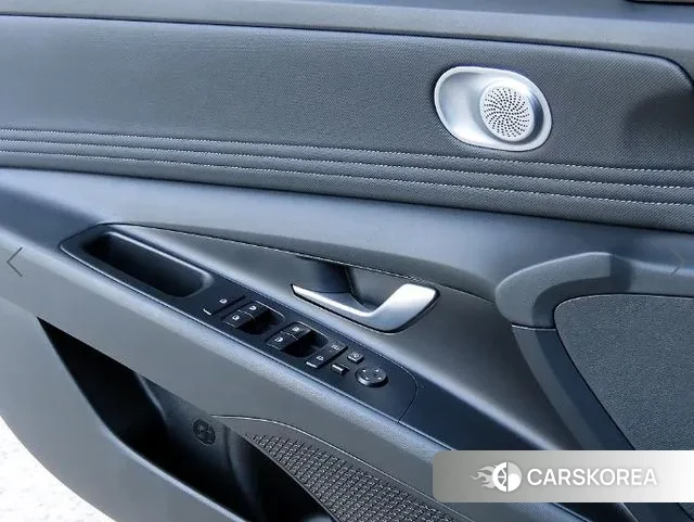 Hyundai The New Avante (CN7) 2023 Белый из Кореи, фото 2