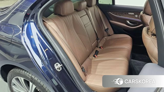 Mercedes-Benz E-Class W213 2023 Синий из Кореи, фото 2