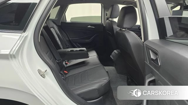 Volkswagen 7th Generation of Jetta 2024 Белый из Кореи, фото 2