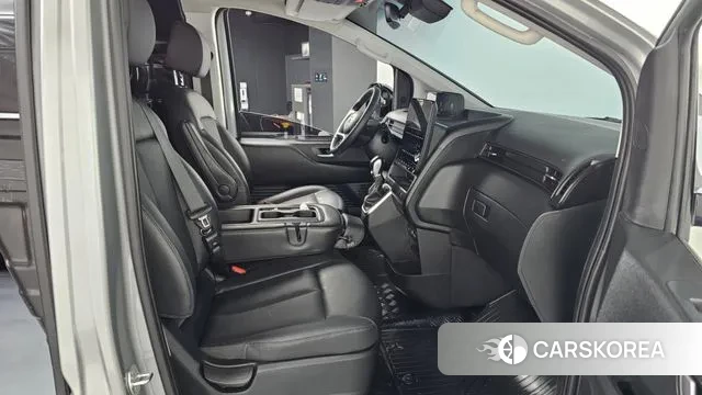 Hyundai Staria 2023 Серебряный из Кореи, фото 2