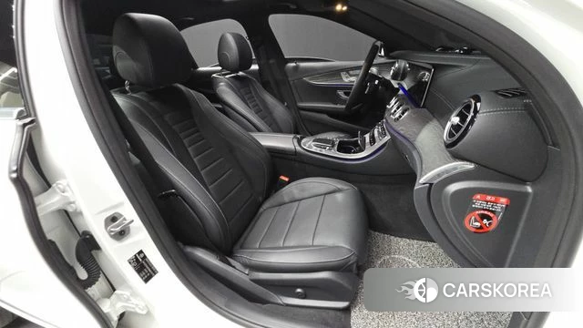 Mercedes-Benz E-Class W213 2022 Белый из Кореи, фото 2