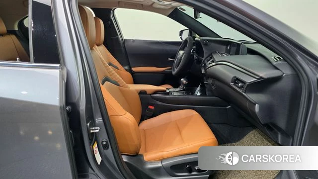 Lexus UX250h 2019 Серый из Кореи, фото 2