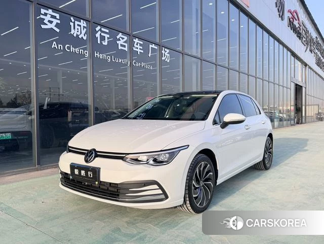 Volkswagen Golf 2024 Белый из Китая, фото 2