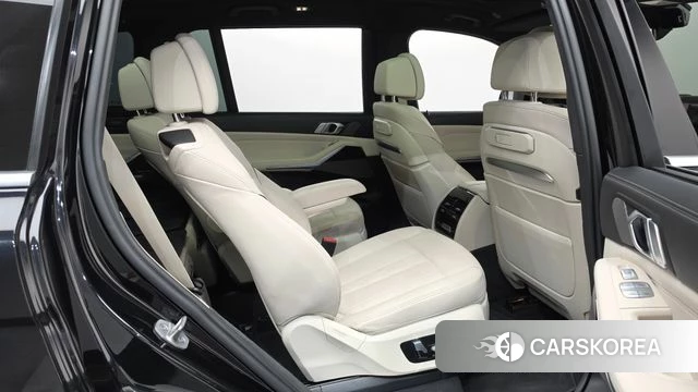 BMW X7 (G07) 2023 Черный из Кореи, фото 2