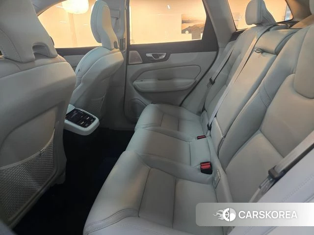 Volvo XC60 second Generation 2026 Белый из Кореи, фото 2