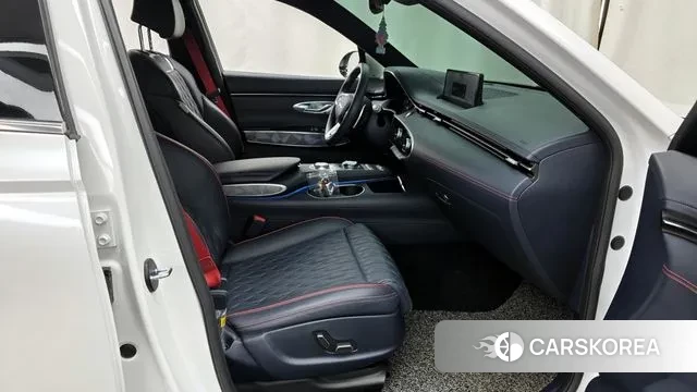 Genesis GV70 2023 Белый из Кореи, фото 2