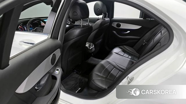 Mercedes-Benz C-Class W205 2021 Белый из Кореи, фото 2