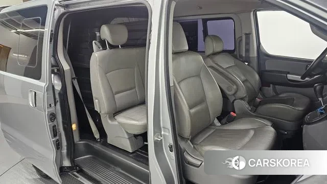 Hyundai The New Grand Starex 2019 Серебристо-серый из Кореи, фото 2