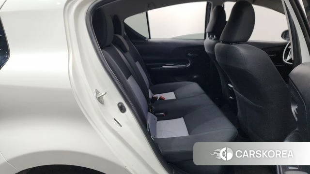 Toyota Prius C 2018 Белый из Кореи, фото 2