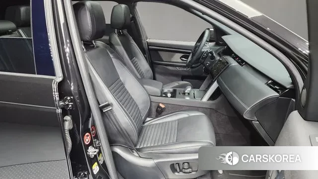 Land Rover Discovery Sports 2nd Generation 2024 Черный из Кореи, фото 2