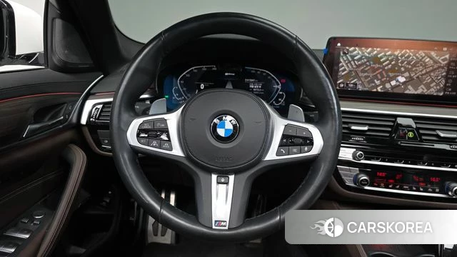 BMW 5 Series (G30) 2021 Белый из Кореи, фото 2