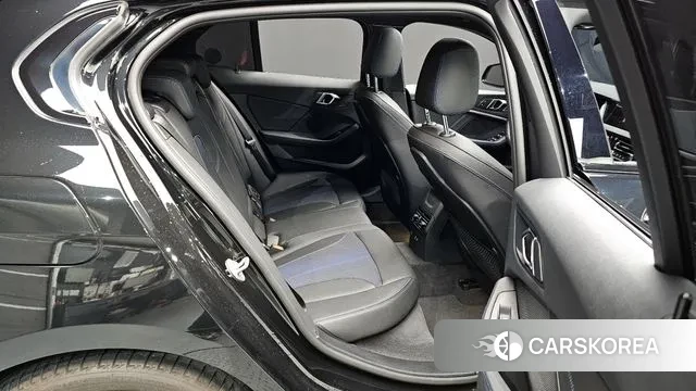 BMW 1 Series (F40) 2023 Черный из Кореи, фото 2