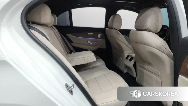 Mercedes-Benz E-Class W213 2020 Белый из Кореи, фото 2