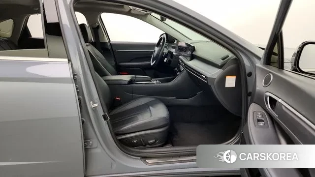 Hyundai Sonata D Edge Hybrid (DN8) 2023 Светло-серебряный цвет из Кореи, фото 2