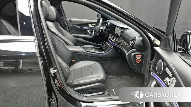 Mercedes-Benz E-Class W213 2020 Черный из Кореи, фото 2