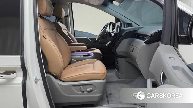 Hyundai Staria 2025 Белый из Кореи, фото 2