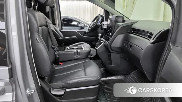 Hyundai Staria 2024 Серебряный из Кореи, фото 2