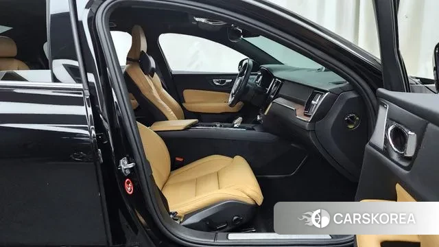 Volvo S60 3rd generation 2021 Черный из Кореи, фото 2