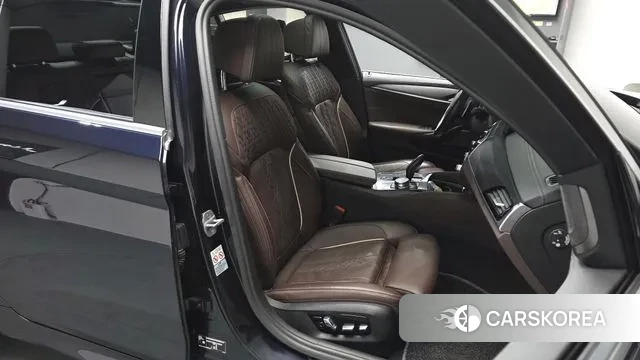 BMW 5 Series (G30) 2022 Черный из Кореи, фото 2