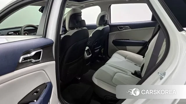 Kia Sportage 5th Generation 2023 Белый из Кореи, фото 2