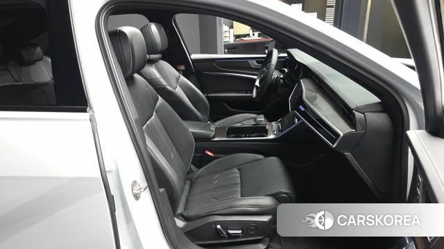 Audi A6 (C8) 2024 Белый из Кореи, фото 2