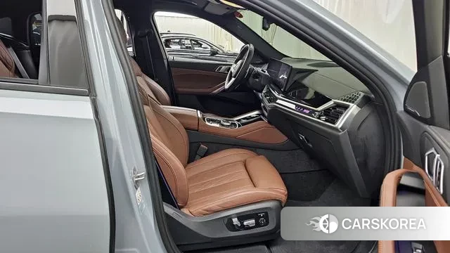 BMW X6 (G06) 2024 Светло-серебряный цвет из Кореи, фото 2