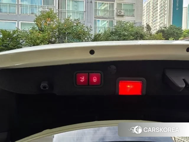 Mercedes-Benz C-Class W205 2019 Белый из Кореи, фото 2