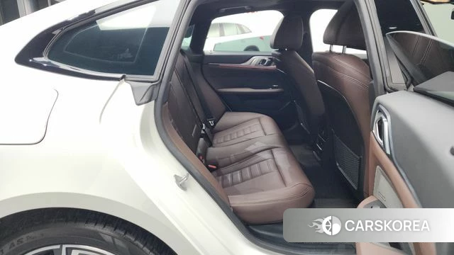 BMW i4 2023 Белый из Кореи, фото 2