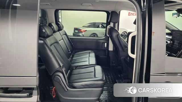 Hyundai Staria 2023 Черный из Кореи, фото 2