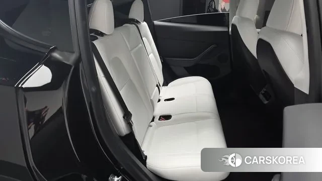 Tesla Model Y 2024 Черный из Кореи, фото 2