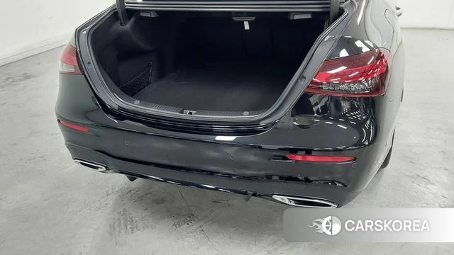 Mercedes-Benz E-Class W213 2023 Черный из Кореи, фото 2