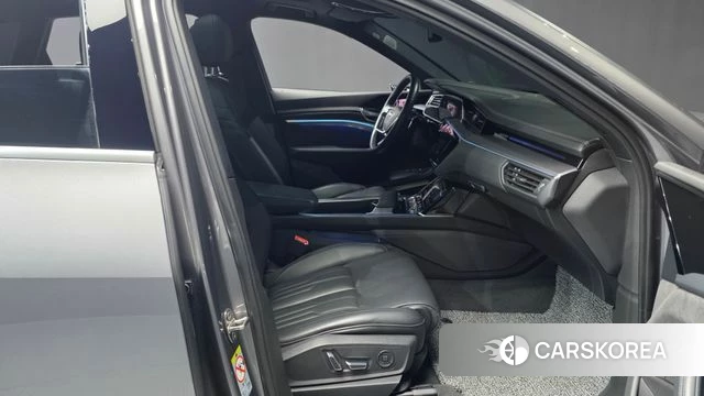 Audi e-Tron 2020 Серый из Кореи, фото 2