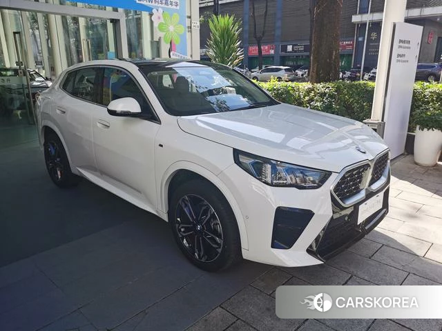 BMW X2 (import) 2025 Белый из Китая, фото 2