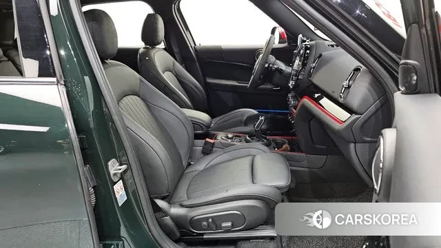 Mini Cooper S Countryman 2023 Темно-зеленый из Кореи, фото 2