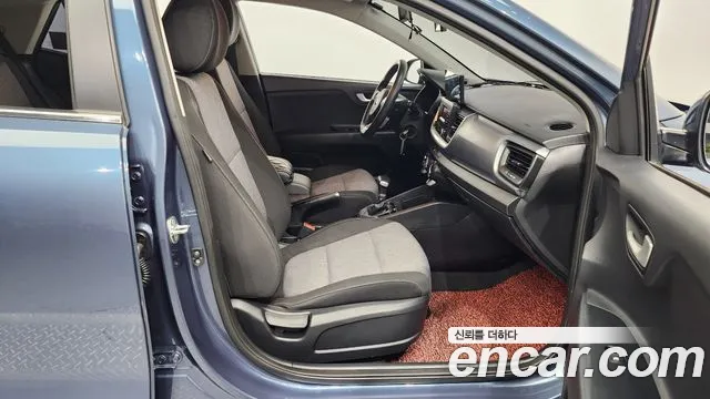 Kia Stonic 2018 Синий из Кореи, фото 2