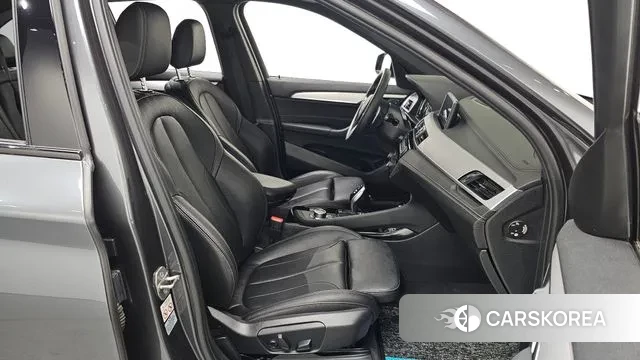 BMW X1 (F48) 2022 Серый из Кореи, фото 2