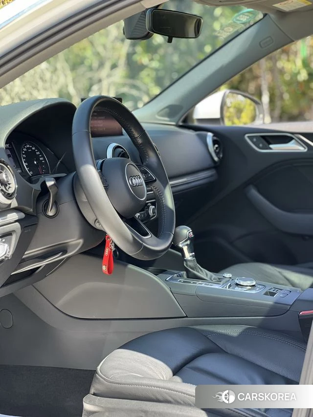 Audi A3 2019 Белый из Китая, фото 2