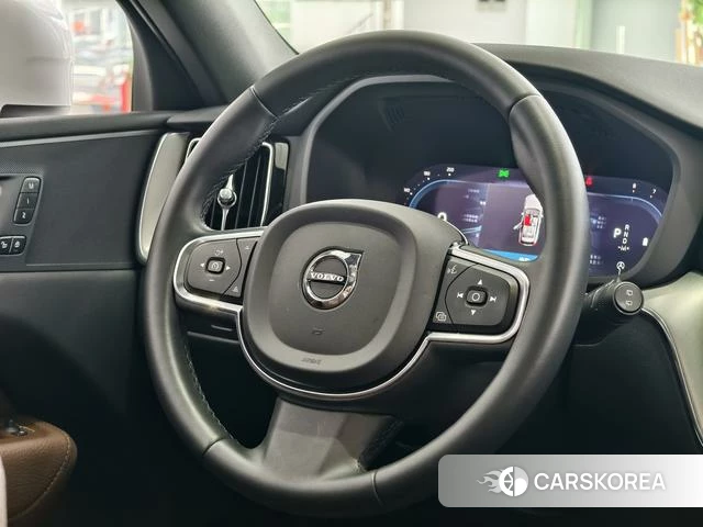 Volvo XC60 2022 Белый из Китая, фото 2