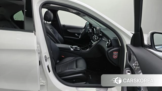 Mercedes-Benz C-Class W205 2018 Белый из Кореи, фото 2
