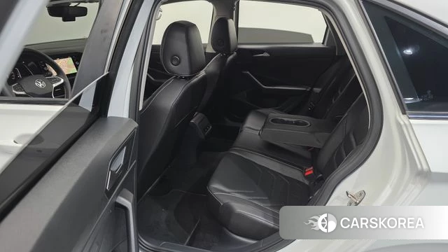 Volkswagen 7th Generation of Jetta 2022 Белый из Кореи, фото 2