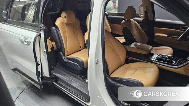 Kia Carnival 4th generation 2023 Белый из Кореи, фото 2