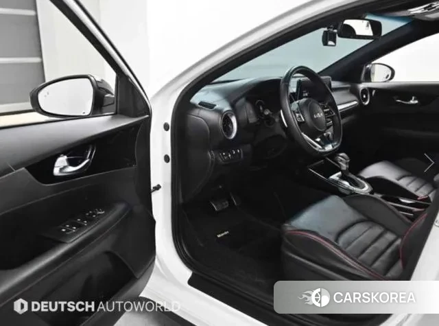 Kia The New K3 2nd generation 2021 Белый из Кореи, фото 2