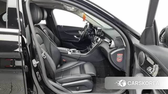 Mercedes-Benz C-Class W205 2019 Черный из Кореи, фото 2