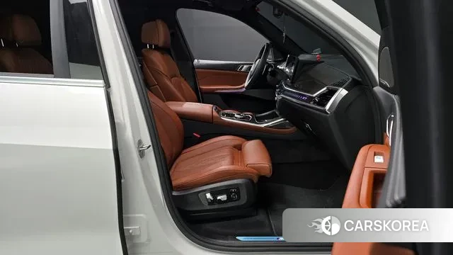 BMW X7 (G07) 2025 Белый из Кореи, фото 2