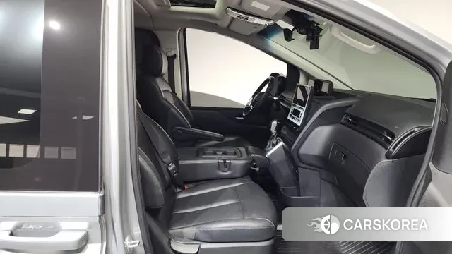 Hyundai Staria 2021 Серебряный из Кореи, фото 2