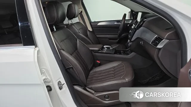 Mercedes-Benz GLE - Class W166 2018 Белый из Кореи, фото 2