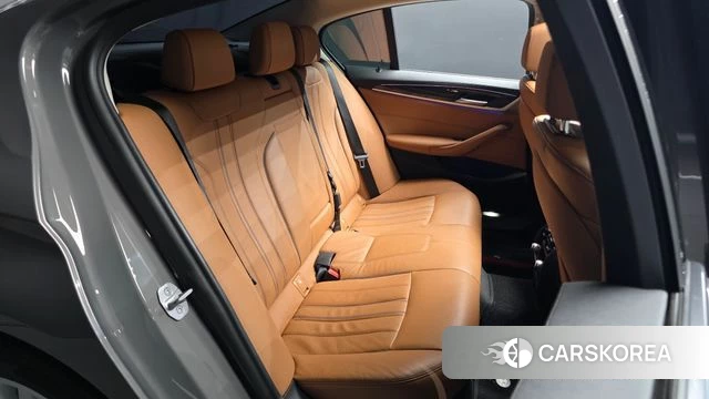 BMW 5 Series (G30) 2021 Серый из Кореи, фото 2