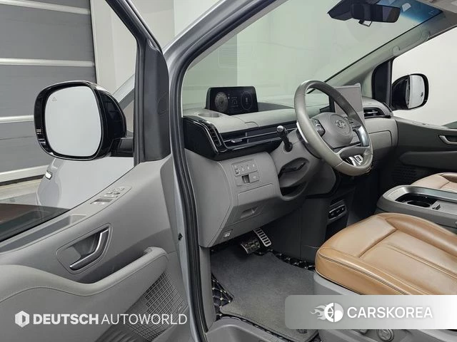 Hyundai Staria 2022 Серебристо-серый из Кореи, фото 2